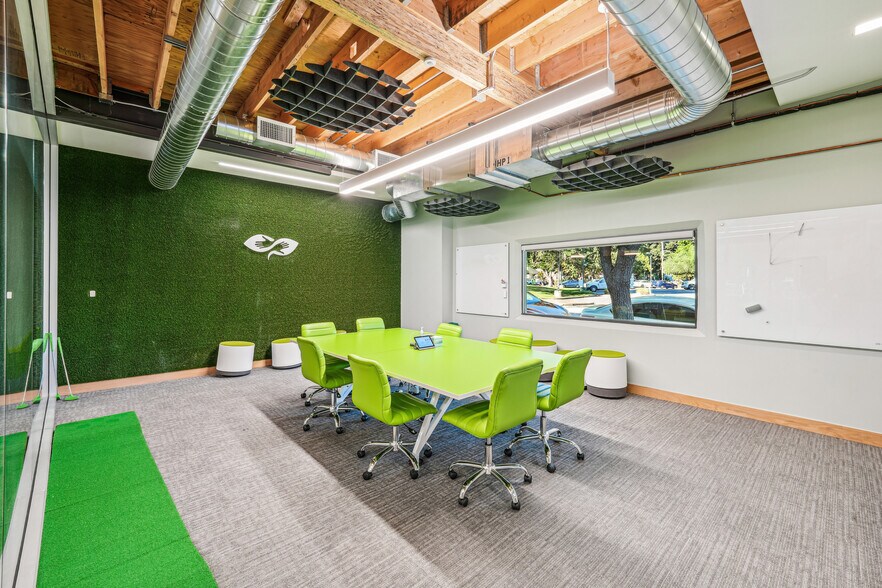 More Photos Of 990 Villa St, Mountain View Loft Creative Space For Lease