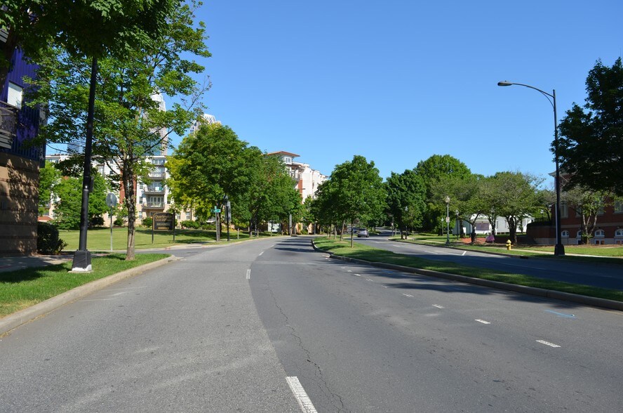 More Photos Of 810 E 7th St, Charlotte Apartments For Lease