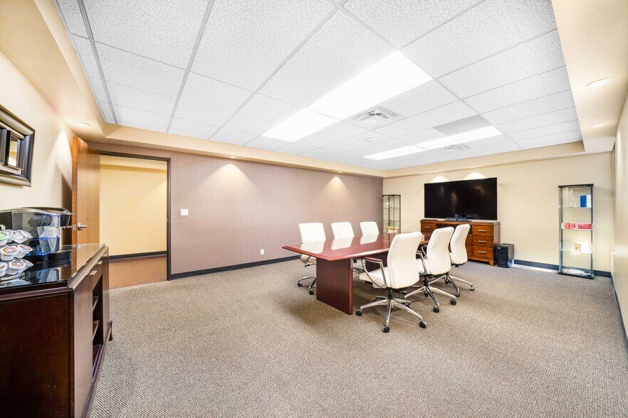 More Photos Of 30423 Canwood St, Agoura Hills Office For Sale