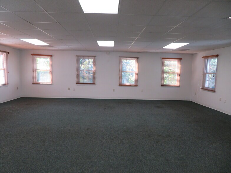 More Photos Of 3231-3233 Superior Ln, Bowie Medical For Lease
