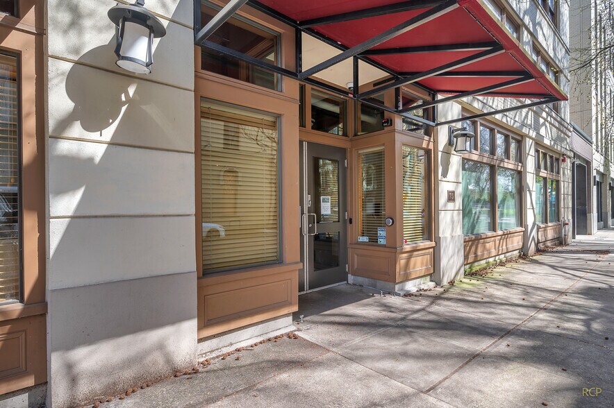 More Photos Of 75 NW Couch St, Portland Medical For Lease