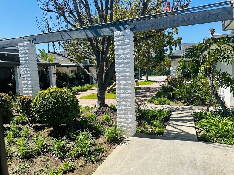 More Photos Of 407 Potter St, Fallbrook Medical For Lease