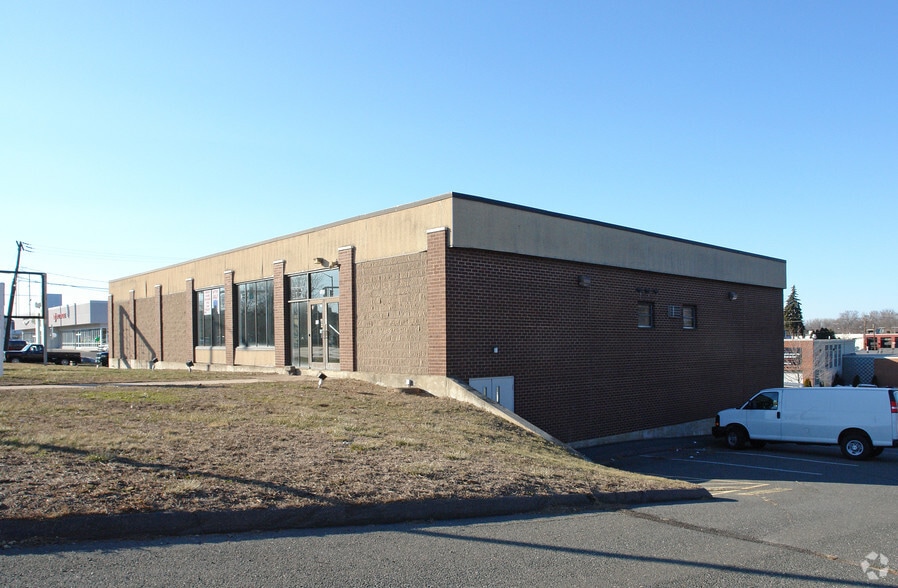 More Photos Of 400 Connecticut Blvd, East Hartford Freestanding For Lease
