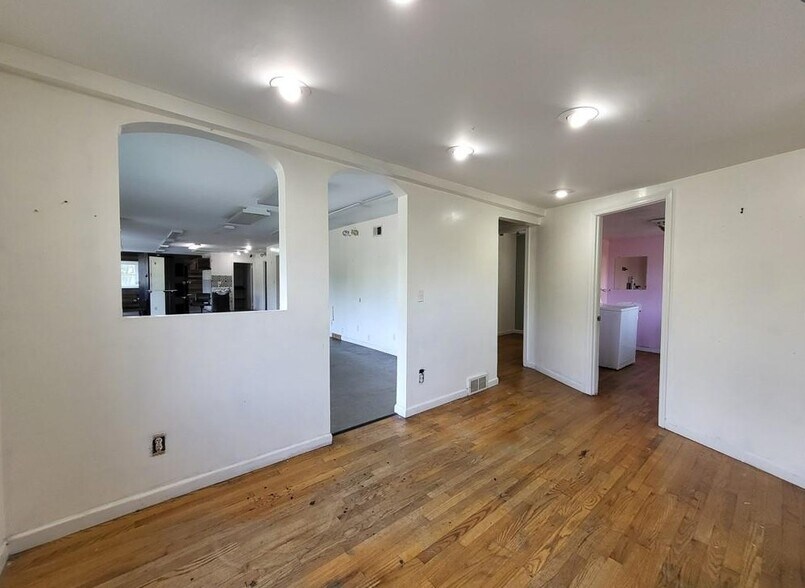 More Photos Of 790 E Route 211, Middletown Office For Lease