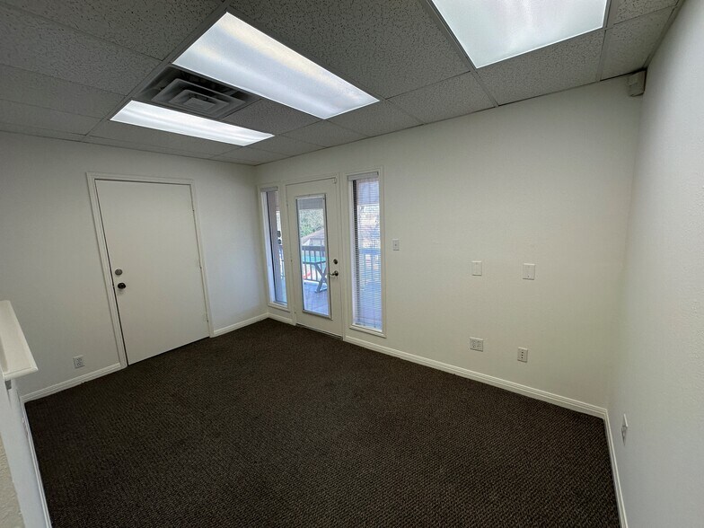 More Photos Of 12343 Hymeadow Dr, Austin Office For Sale
