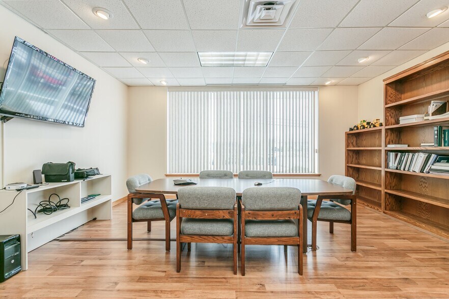 More Photos Of 300 Buell Rd, Rochester Loft Creative Space For Sale