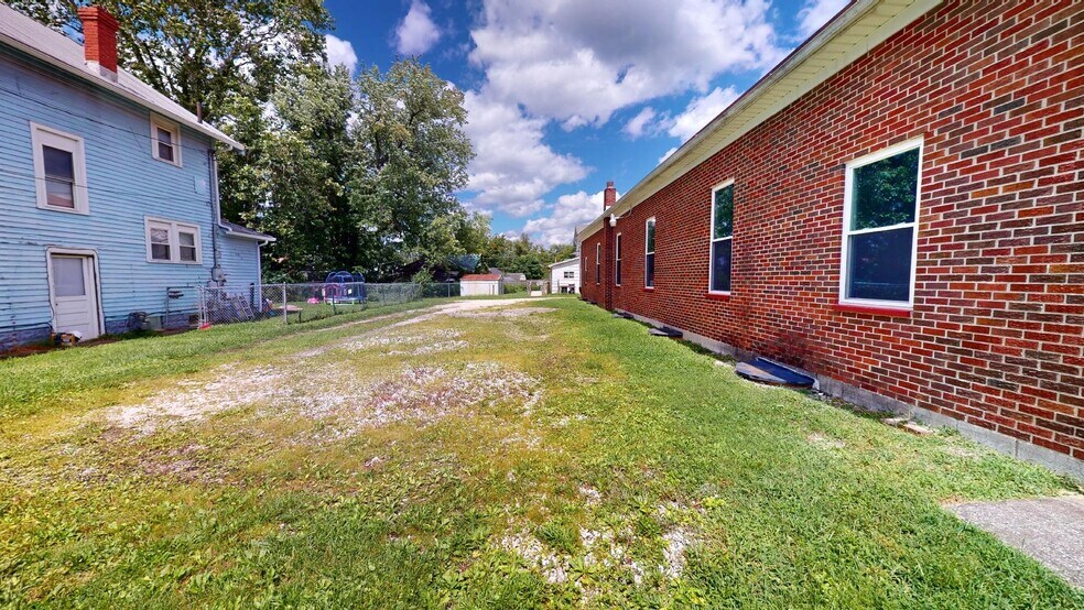 More Photos Of 267 Davis St, Huntington Religious Facility For Sale