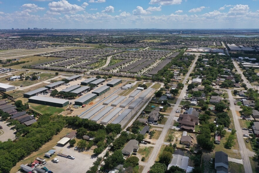 More Photos Of 15298 King Rd, Frisco Self Storage For Sale