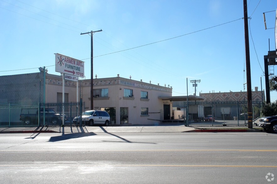 Primary Photo Of 8277 Lankershim Blvd, North Hollywood Warehouse For Lease