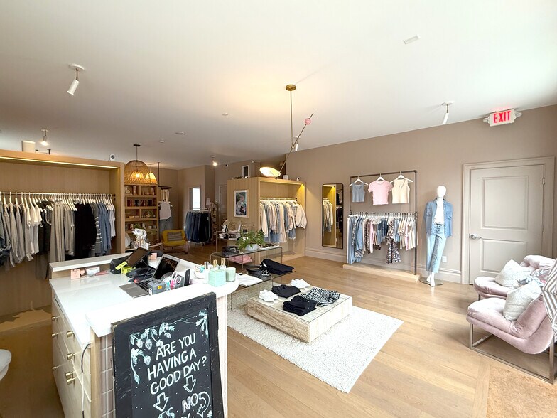 More Photos Of 152 Bedford Rd, Katonah Storefront Retail Office For Lease