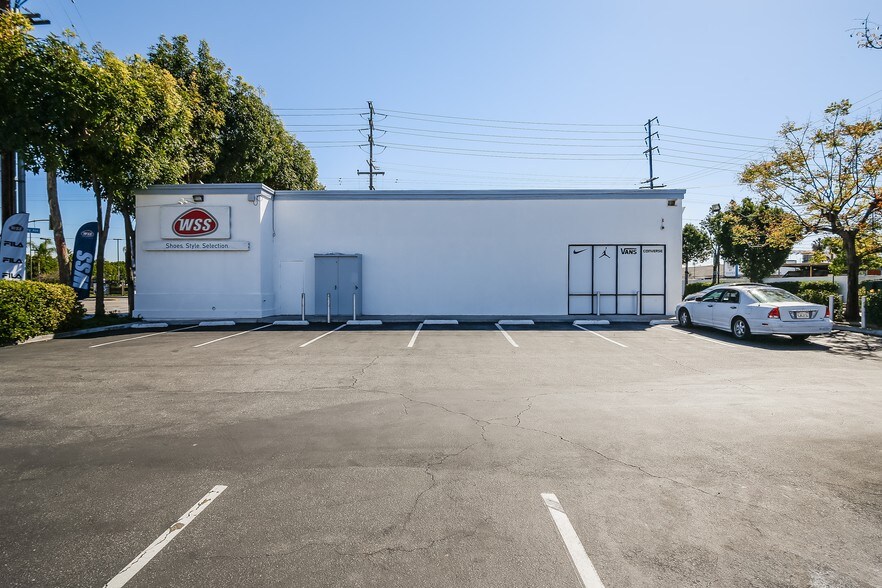 More Photos Of 5365 Cherry Ave, Long Beach Freestanding For Sale