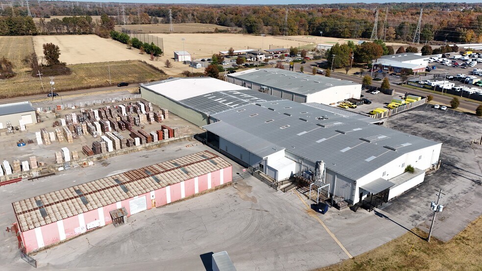 More Photos Of 9525 Macon Rd, Cordova Light Distribution For Sale