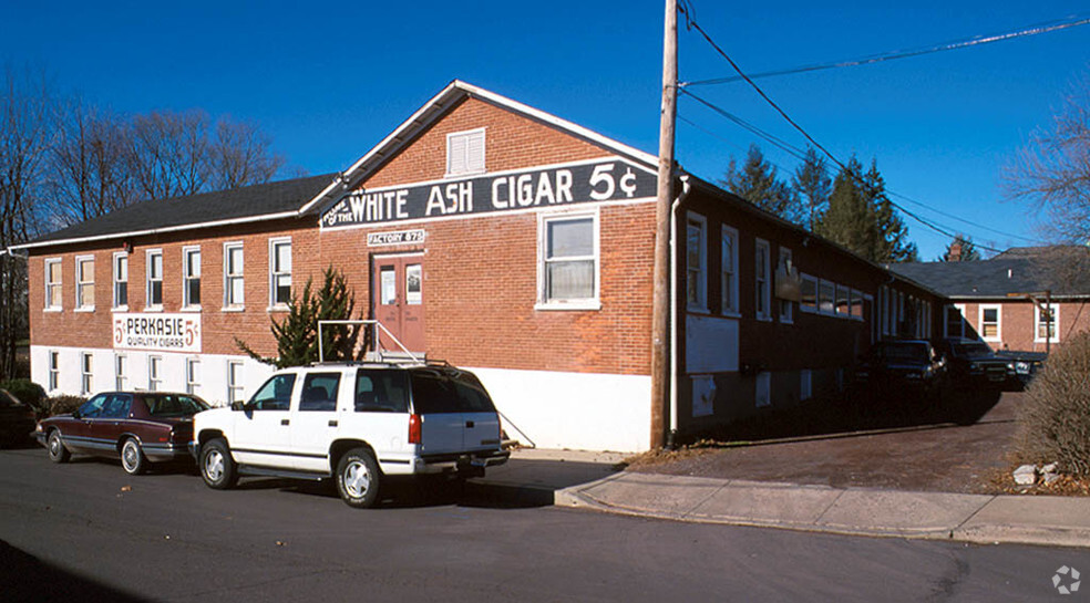 Primary Photo Of 214-218 S 4th St, Perkasie Warehouse For Lease