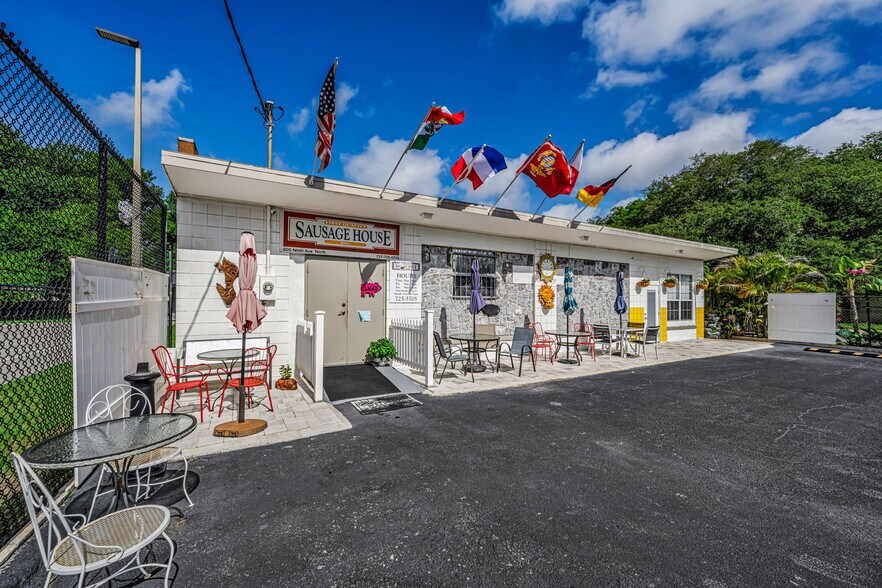 Primary Photo Of 605 9th Ave N, Safety Harbor Freestanding For Sale