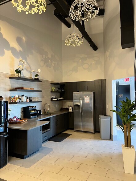 More Photos Of 1440-1460 Moon River Dr, Provo Office For Sale