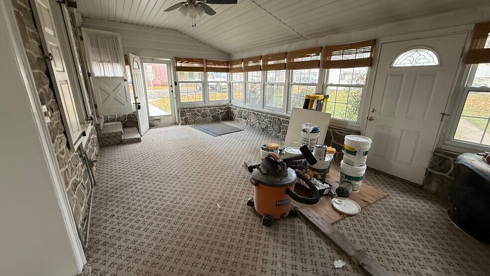 More Photos Of 797 Main St, Tatamy Office Residential For Lease