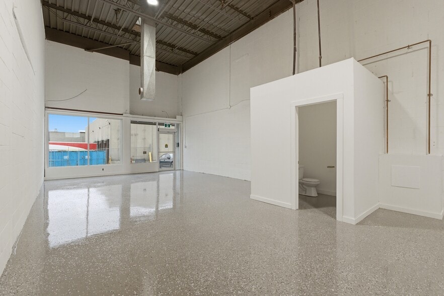 More Photos Of 397 Humberline Dr, Toronto Warehouse For Sale