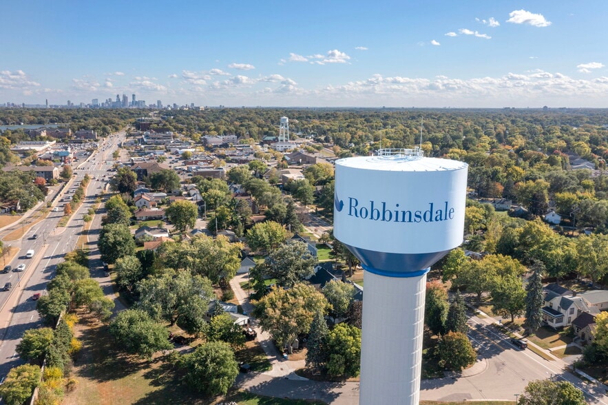 More Photos Of 3826 W Broadway Ave, Minneapolis Medical For Sale