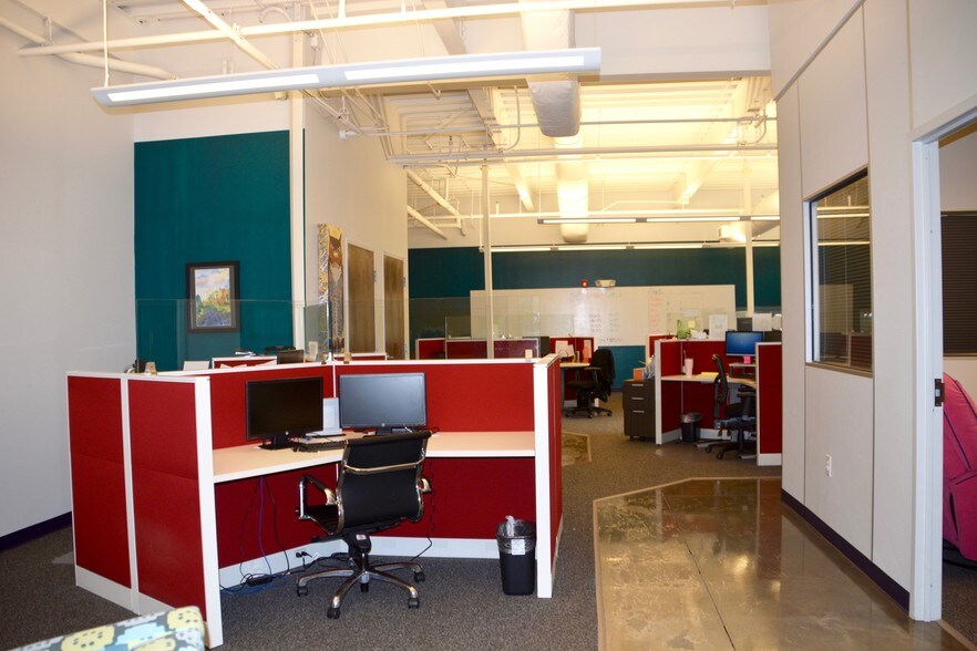 More Photos Of 101 Cosgrove Hill Ave, Chapel Hill Medical For Sale