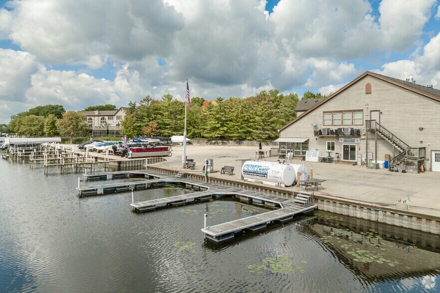 More Photos Of 99 Kazimour Dr, Port Barrington Marina For Lease
