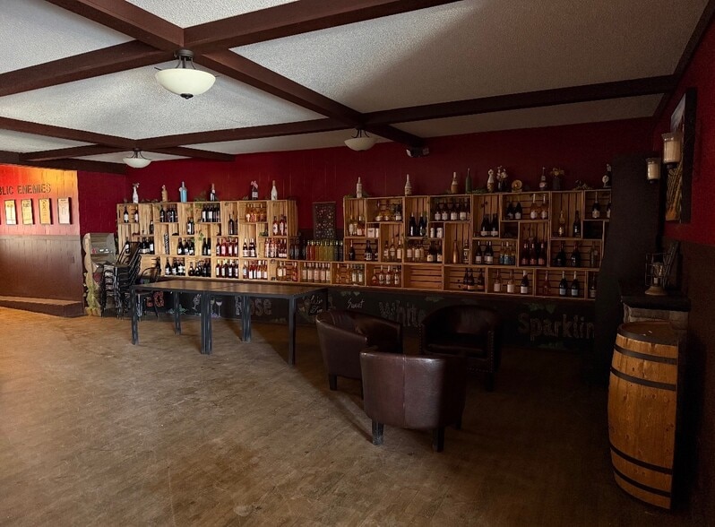 More Photos Of 30 S McKinley St, Coats Sports And Entertainment For Sale