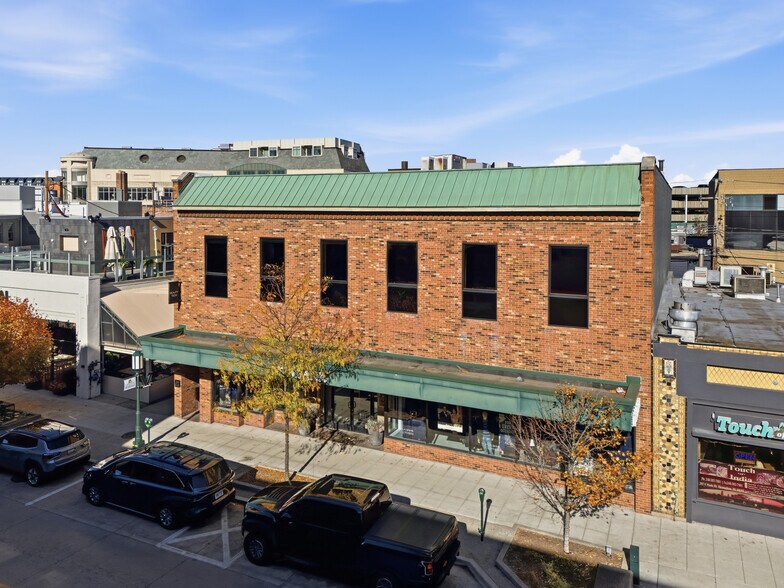 More Photos Of 261-275 E Maple Rd, Birmingham Storefront Retail Office For Lease