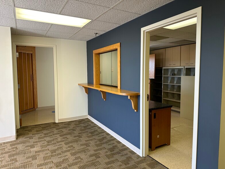 More Photos Of 133 Old Road to Nine Acre Cor, Concord Hospital For Sale