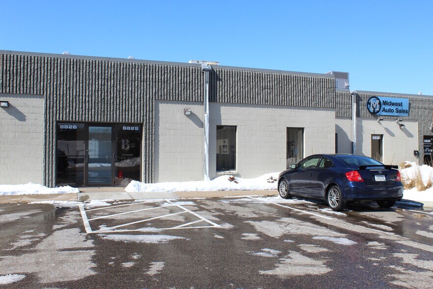 More Photos Of 6820-6848 Washington Ave S, Eden Prairie Showroom For Lease