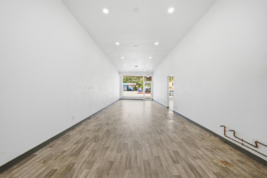More Photos Of 340-344 E Foothill Blvd, Arcadia Freestanding For Lease
