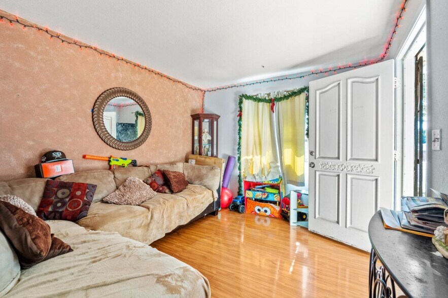 More Photos Of 33454 7th St, Union City Apartments For Sale