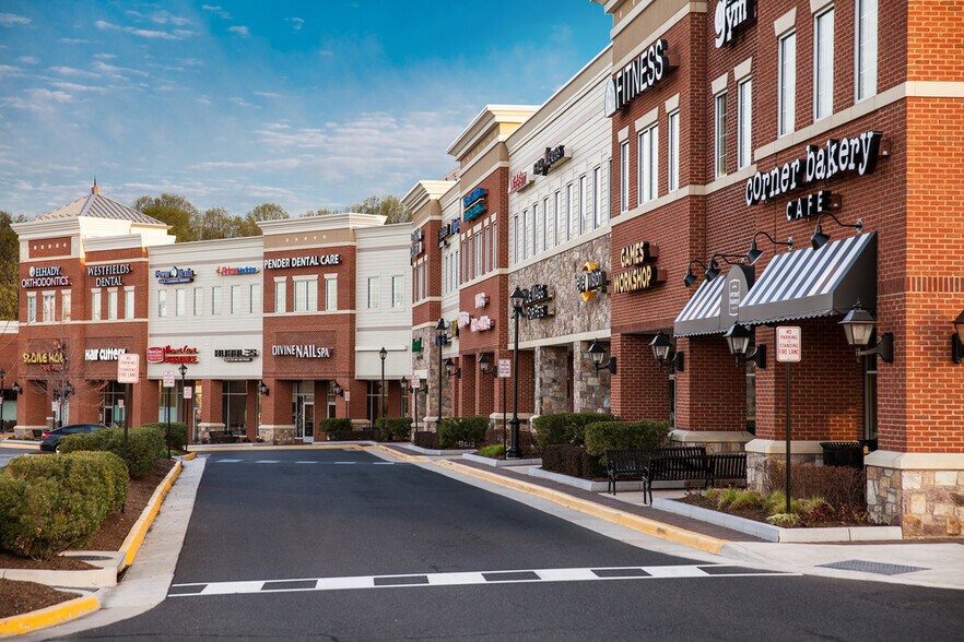 Primary Photo Of Route 50 & Fair Ridge Dr @ Fairfax Ridge Drive, Fairfax Unknown For Lease