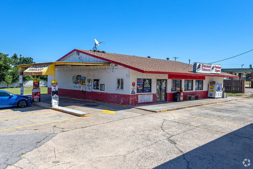 Primary Photo Of 707 E State Highway 152, Mustang Convenience Store For Sale