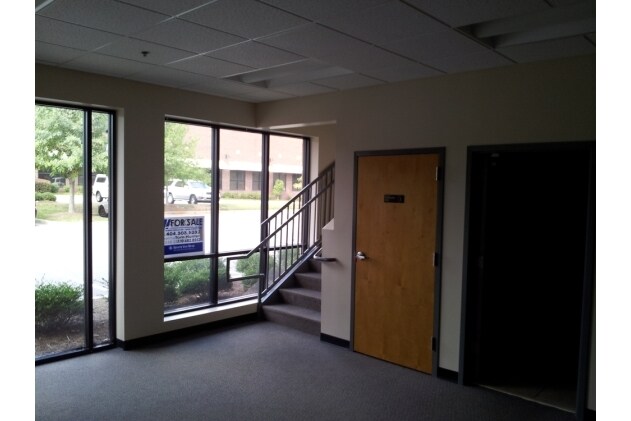 More Photos Of 1880 W Oak Pky, Marietta Loft Creative Space For Lease