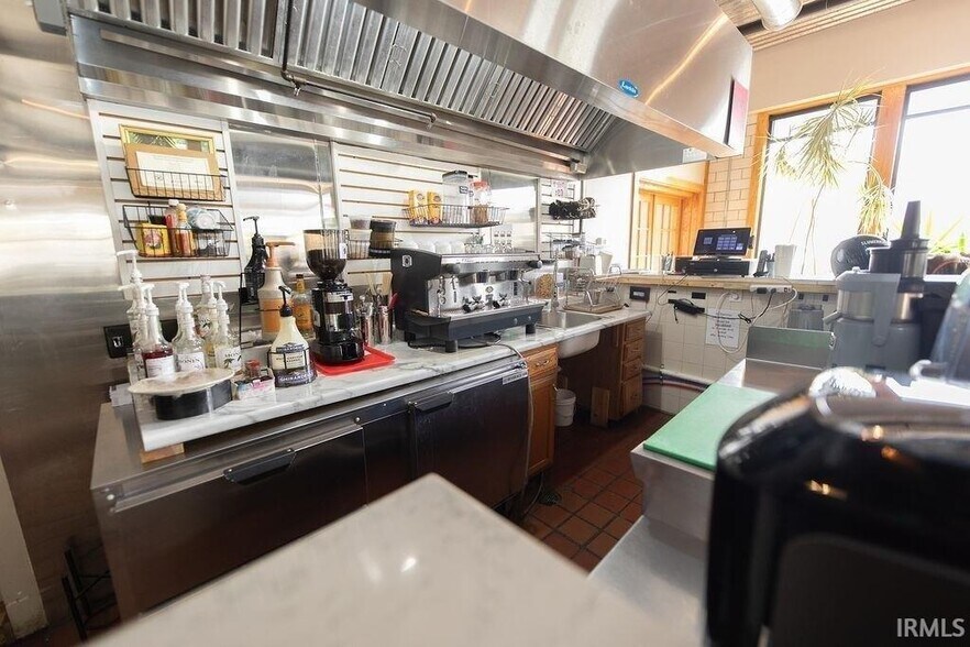More Photos Of 409 S Walnut St, Bloomington Restaurant For Sale