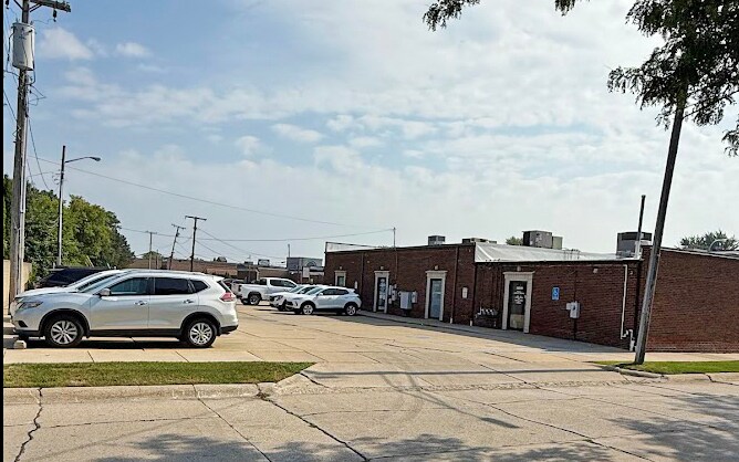 More Photos Of 22235-22241 Greater Mack Ave, Saint Clair Shores Office For Lease