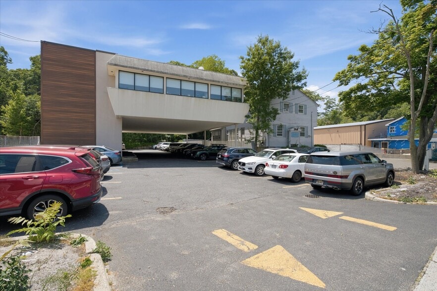 Primary Photo Of 1038 West Jericho Tpke, Smithtown Office For Sale