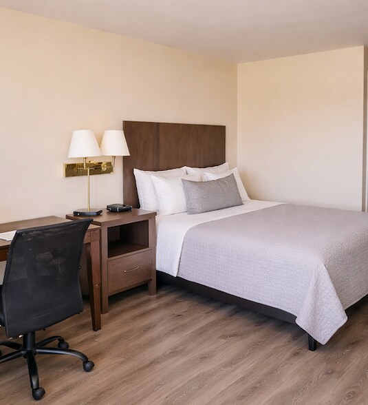 More Photos Of 42666 Highway 23, Venice Hotel For Sale