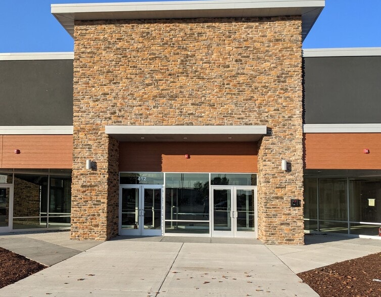 More Photos Of 402-440 Weber, Romeoville Unknown For Lease