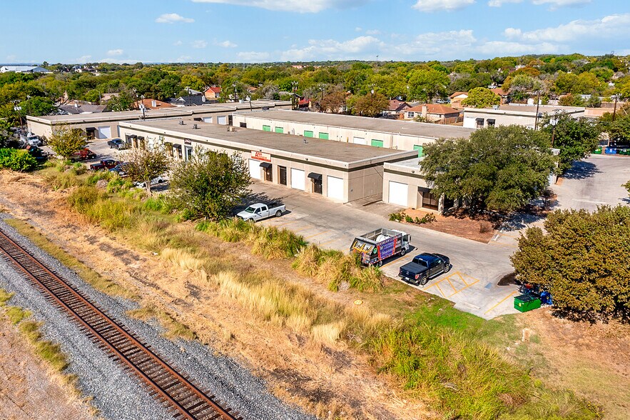 More Photos Of 14309 Toepperwein Rd, San Antonio Warehouse For Lease