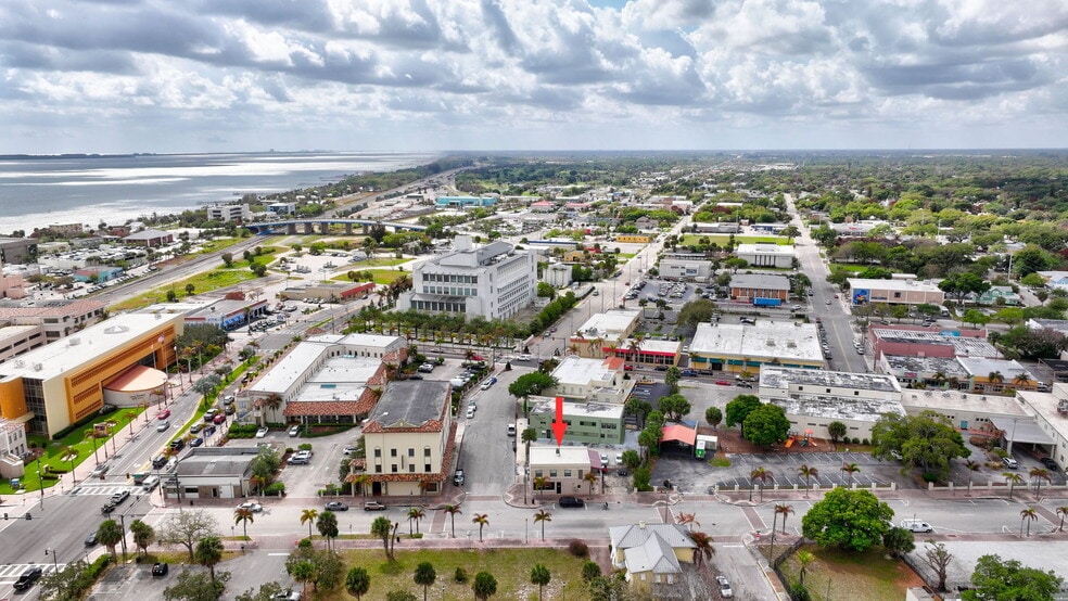 More Photos Of 129 N 5th St, Fort Pierce Storefront Retail Residential For Sale