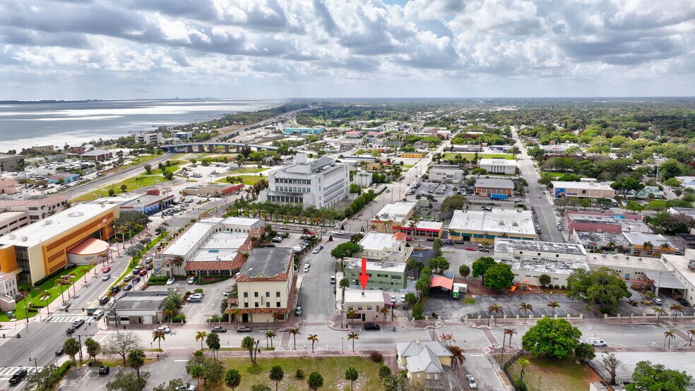 More Photos Of 129 N 5th St, Fort Pierce Storefront Retail Residential For Lease