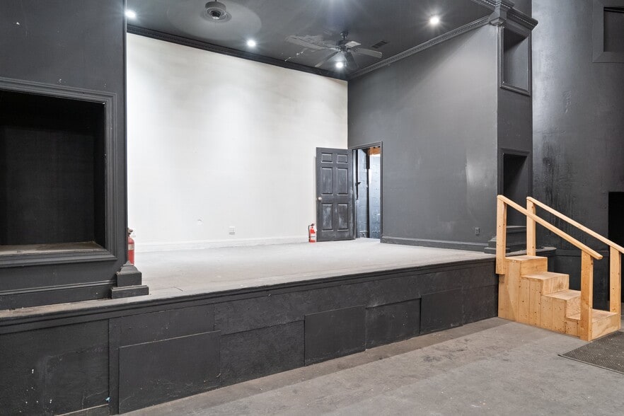 More Photos Of 98 Eureka St, Batesville Movie Theatre For Sale