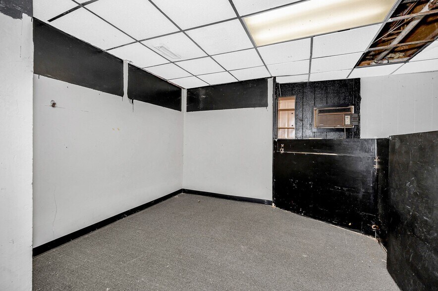 More Photos Of 16-20 Concord st, Lowell Office For Lease
