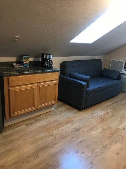 More Photos Of 2757 Foothill Blvd, La Crescenta Freestanding For Sale