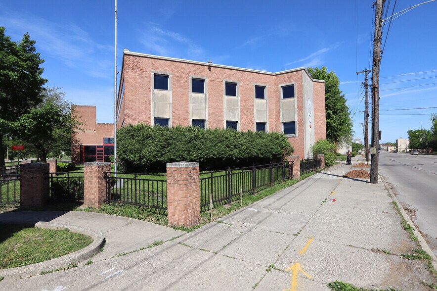 More Photos Of 184 Salem Ave, Dayton Office Residential For Lease