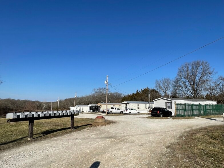 More Photos Of 2902 Clay St, De Soto Manufactured Housing Mobile Home Park For Sale