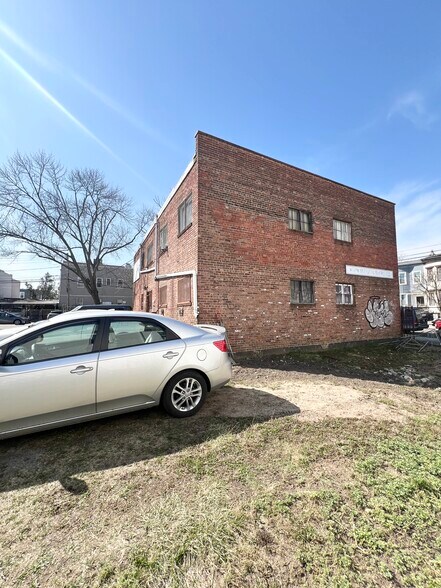 More Photos Of 168-30 89th Ave, Jamaica Office Residential For Lease