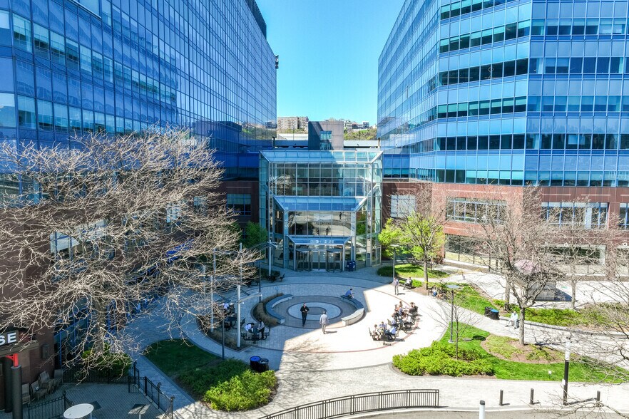 More Photos Of 1200 Harbor Blvd, Weehawken Office For Lease