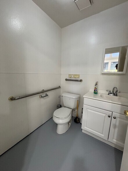 More Photos Of 2915 Kerner Blvd, San Rafael Service For Lease