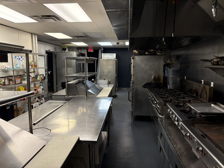 More Photos Of 968 Elm St, Manchester Storefront For Lease